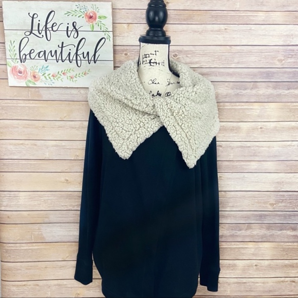 Z by Zella Black Asymmetrical Faux Fur Shawl Poncho Sweater Size Medium
